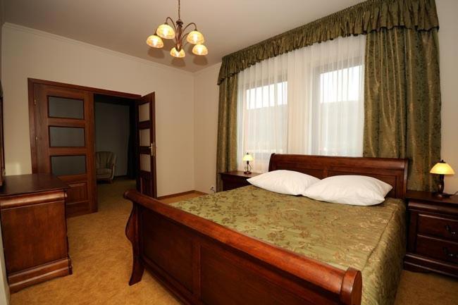 Hotel Salamandra Hoczew Exterior photo